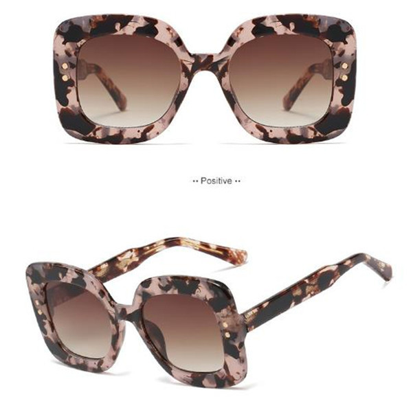 Lielas kvadrātveida brilles retro stilā