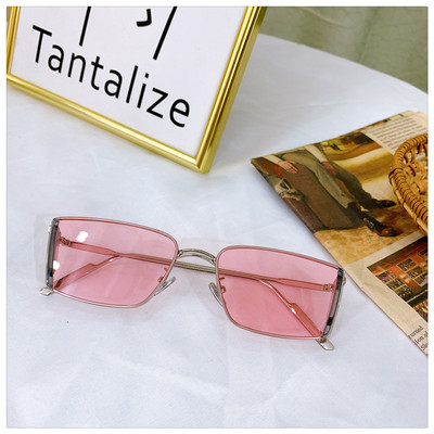 Γυναικεία ρετρό γυαλιά με λεπτό σκελετό