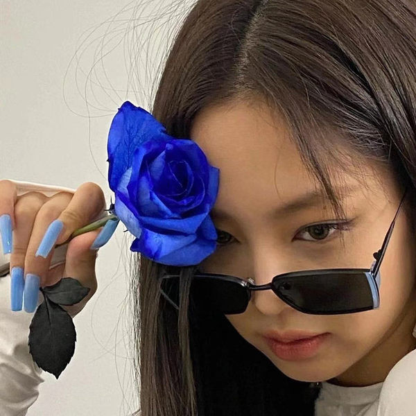 Γυναικεία ρετρό γυαλιά με λεπτό σκελετό