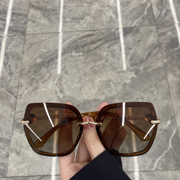 Γυναικεία γυαλιά με μεταλλικό σκελετό σε διάφορα χρώματα