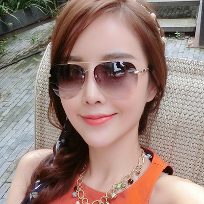 Ochelari de soare de damă în două culori - stil retro