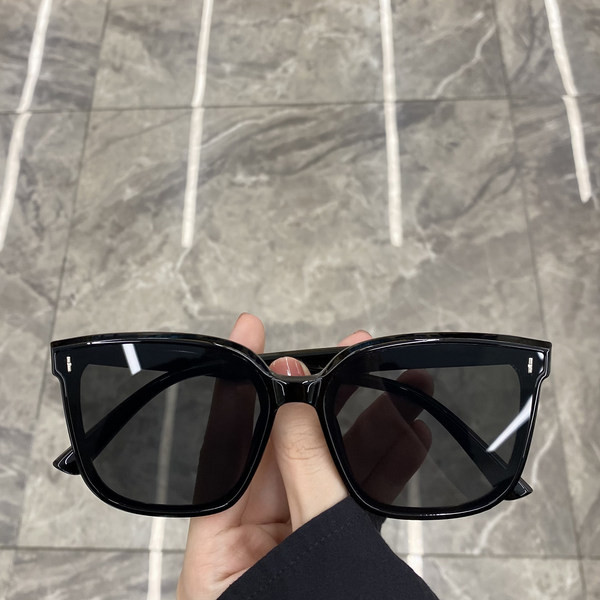 Γυναικεία γυαλιά ηλίου