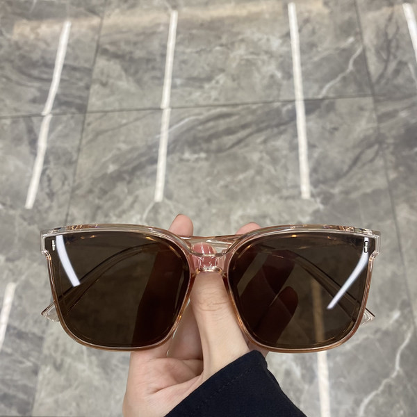 Γυναικεία γυαλιά ηλίου