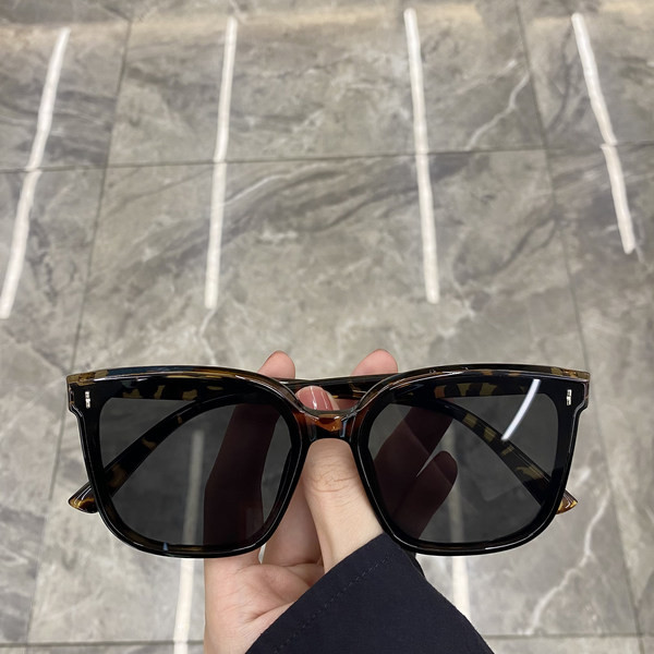 Γυναικεία γυαλιά ηλίου