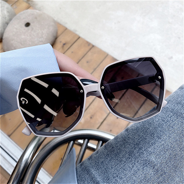 Polarizētas ultravioletās sieviešu brilles