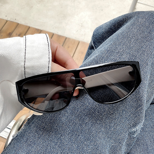 Νέο μοντέλο γυναικεία γυαλιά κατάλληλων για την παραλία