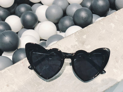 Модерни слънцезащитни очила във формата на сърце