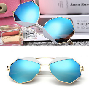 Модерни дамски слънчеви очила с тънка рамка- в няколко цвята