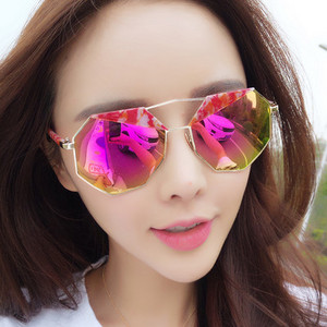 Модерни дамски слънчеви очила с тънка рамка- в няколко цвята