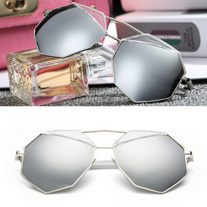 Модерни дамски слънчеви очила с тънка рамка- в няколко цвята