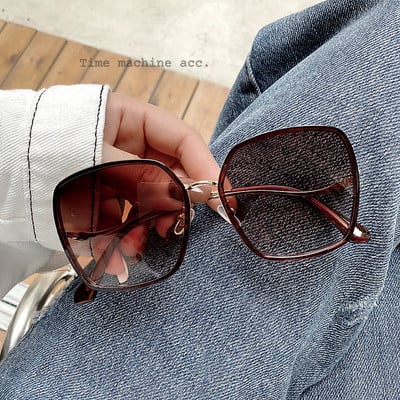 Sieviešu kvadrātveida brilles ar plāniem rāmjiem