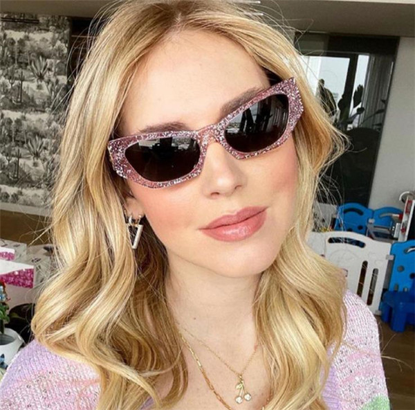 Γυναικεία γυαλιά ηλίου με γυαλιστερό  πλαίσιο