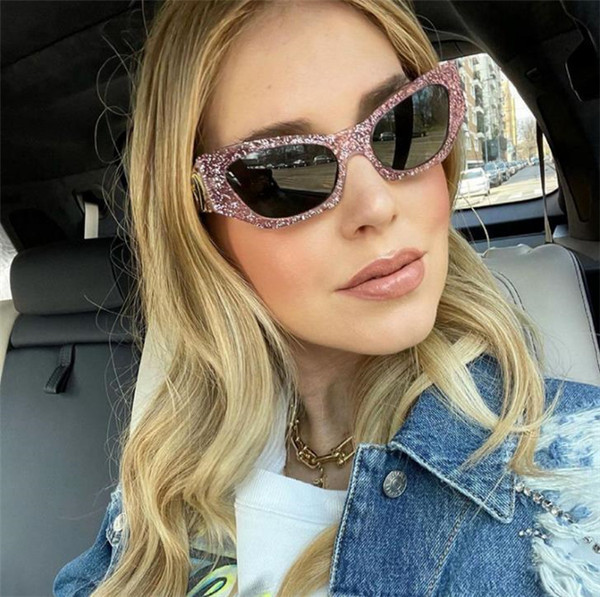 Γυναικεία γυαλιά ηλίου με γυαλιστερό  πλαίσιο