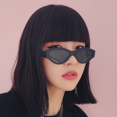 Γυναικεία γυαλιά ηλίου με φαρδύ πλαίσιο