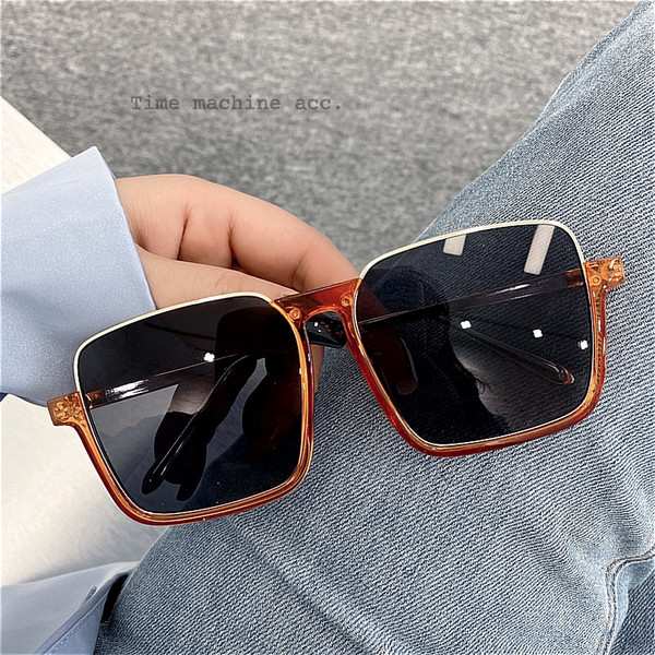 Ochelari patrati de dama model nou