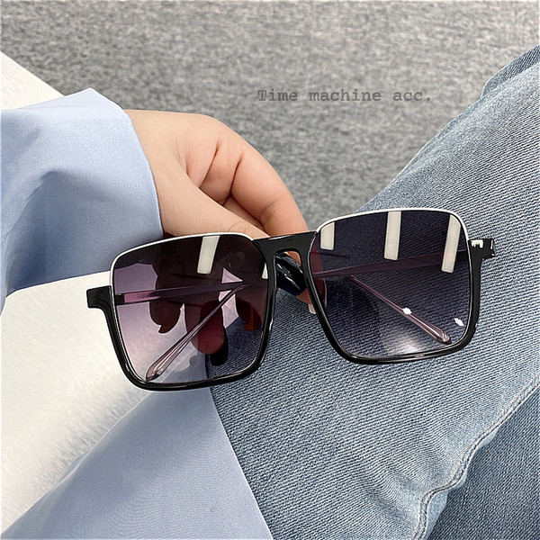 Ochelari patrati de dama model nou