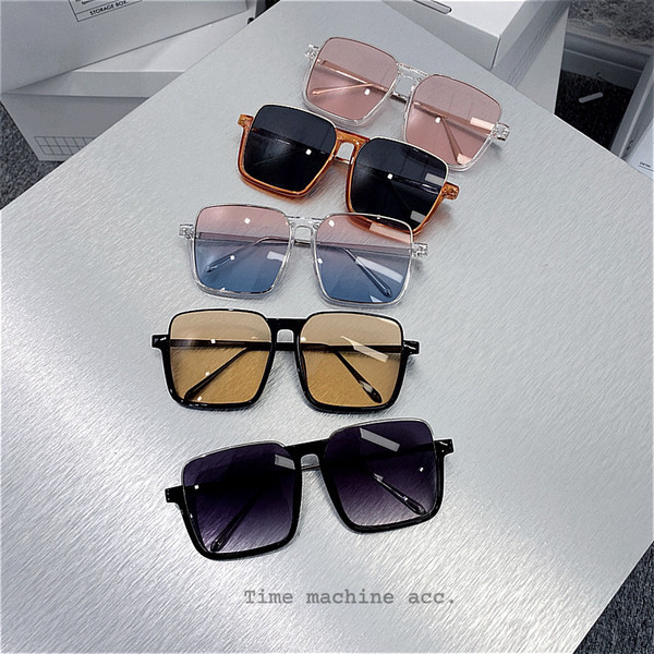 Ochelari patrati de dama model nou