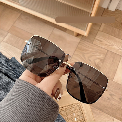 Γυναικεία τετράγωνα γυαλιά