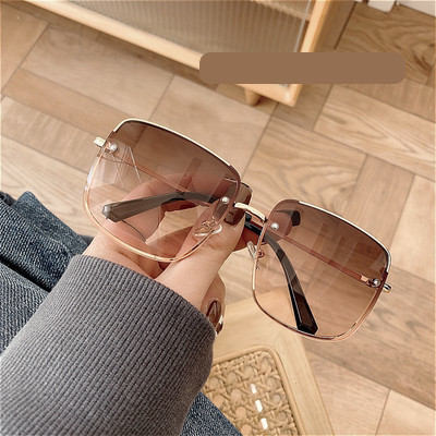 Γυναικεία τετράγωνα γυαλιά