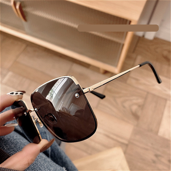 Γυναικεία τετράγωνα γυαλιά