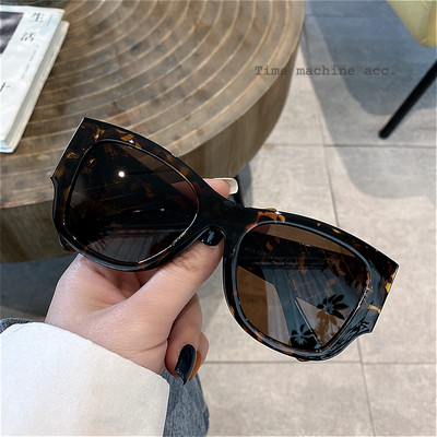 Ženske sunčane naočale sa debelim okvirom