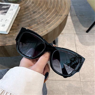 Ženske sunčane naočale sa debelim okvirom