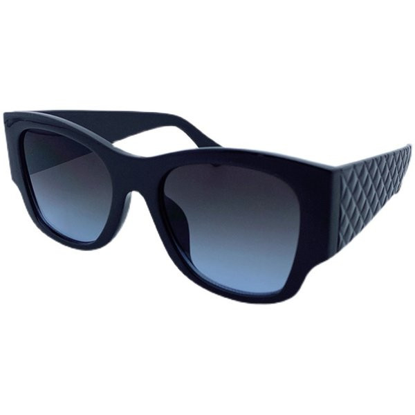 Ženske sunčane naočale sa debelim okvirom