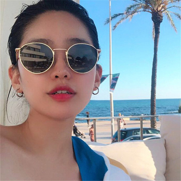 Κομψά γυαλιά για άνδρες και γυναίκες σε στρογγυλό σχήμα με λεπτό πλαίσιο