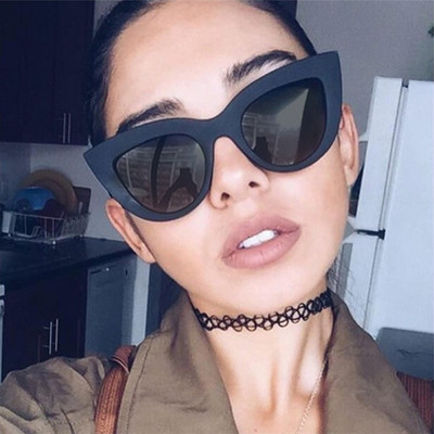 Стилни дамски очила тип котешко око с широка рамка