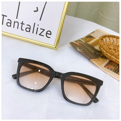 Μοντέρνα ανδρικά γυαλιά ηλίου