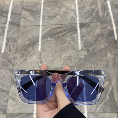 Дамски очила в ретро стил и широка рамка