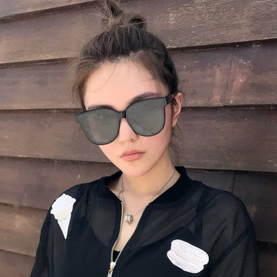 Дамски актуални слънцезащитни очила