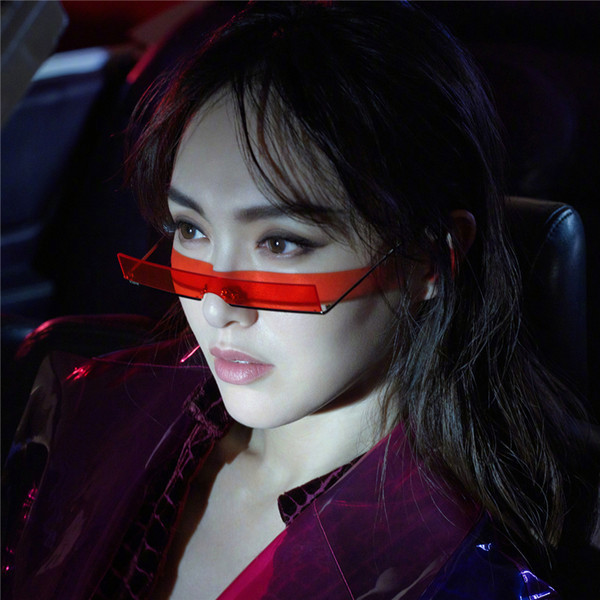 Modernas saulesbrilles ar plānu rāmi vīriešiem un sievietēm