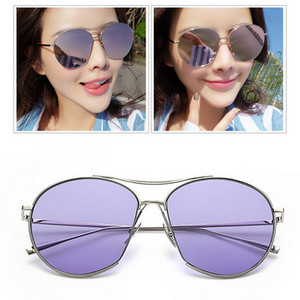 Μοντέρνα γυναικεία γυαλιά με λεπτό μεταλλικό σκελετό