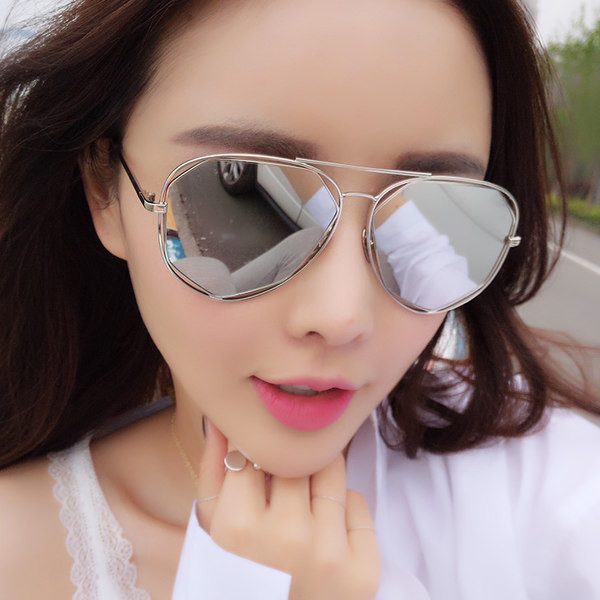 Σύγχρονα γυναικεία γυαλιά με μεταλλικό σκελετό - κατάλληλο για οδήγηση