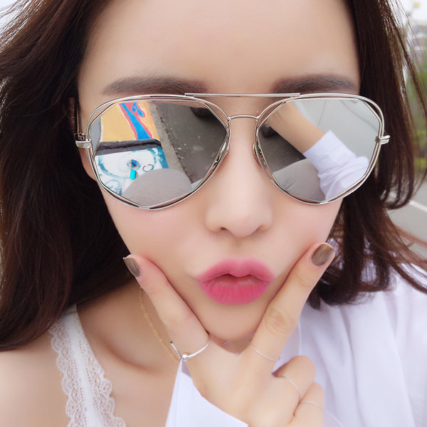 Σύγχρονα γυναικεία γυαλιά με μεταλλικό σκελετό - κατάλληλο για οδήγηση