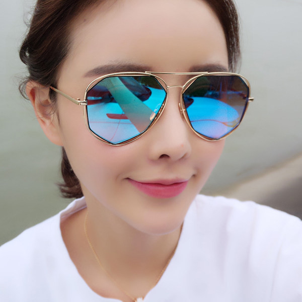 Σύγχρονα γυναικεία γυαλιά με μεταλλικό σκελετό - κατάλληλο για οδήγηση