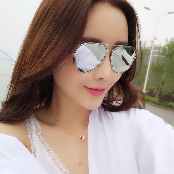 Σύγχρονα γυναικεία γυαλιά με μεταλλικό σκελετό - κατάλληλο για οδήγηση