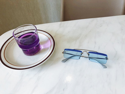 Σύγχρονα γυναικεία γυαλιά σε ορθογώνιο σχήμα