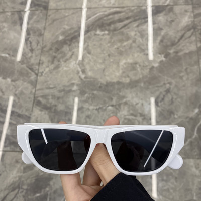 Γυναικεία γυαλιά ηλίου σε ρετρό στιλ - διάφορα χρώματα