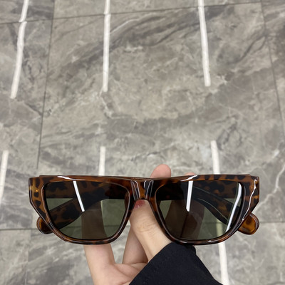 Γυναικεία γυαλιά ηλίου σε ρετρό στιλ - διάφορα χρώματα