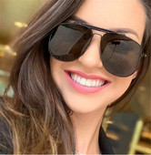 Μοντέρνα γυναικεία γυαλιά ηλίου