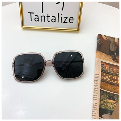 Μοντέρνα ανδρικά γυαλιά με χρωματιστό σκελετό