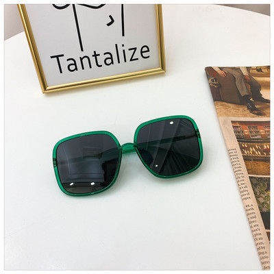 Μοντέρνα ανδρικά γυαλιά με χρωματιστό σκελετό