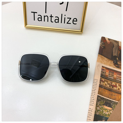 Μοντέρνα ανδρικά γυαλιά με χρωματιστό σκελετό