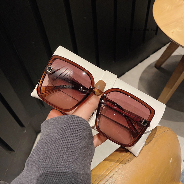 Sieviešu saulesbrilles ar metāla elementu