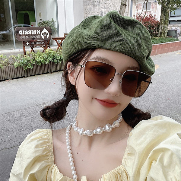 Σύγχρονα γυναικεία γυαλιά με προστασία UV