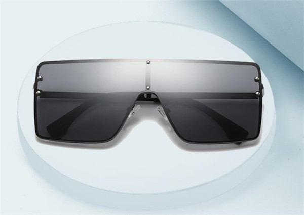 Ochelari de soare pentru femei tip masca in diferite culori