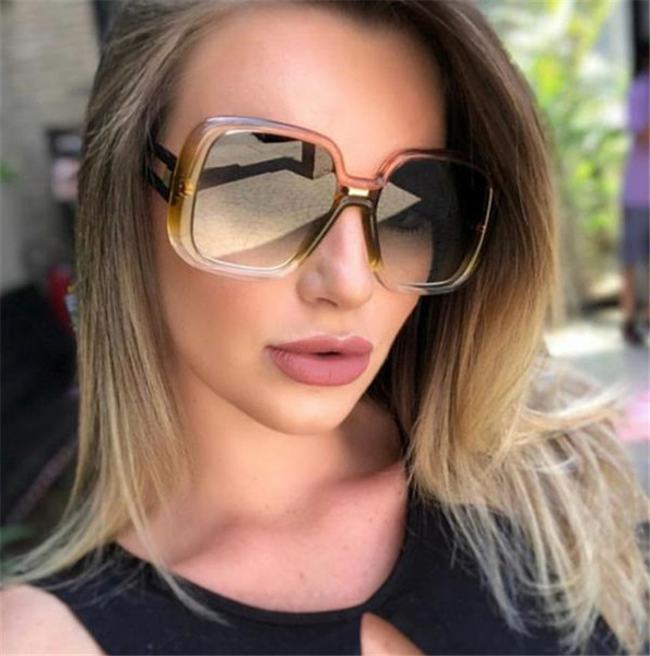 Saulesbrilles ar lielām kvadrātveida lēcām