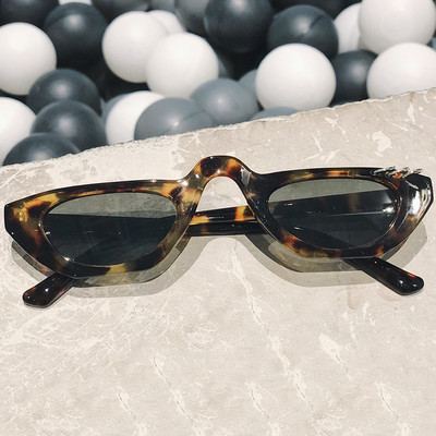 Sieviešu stilīgas saulesbrilles ar plānu rāmi